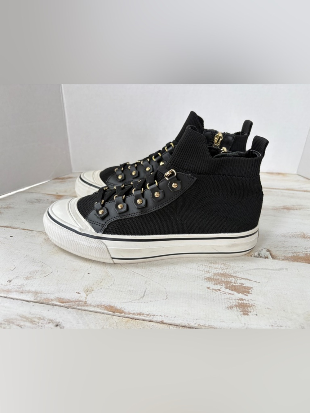 DKNY Sheila lace up sneakers urban chic streetwear black white shoes sz 7.5 EUC - Picture 9 of 15